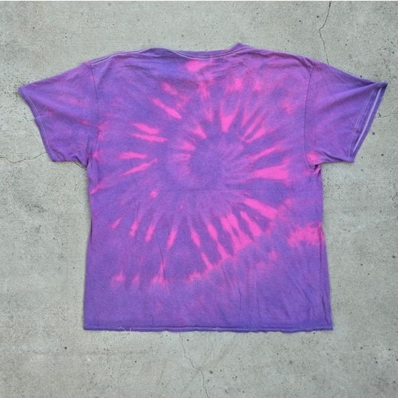 Alice and Wonderland Size XL Cheshire Cat Bleach Graphic Print tee - Picture 2 of 3